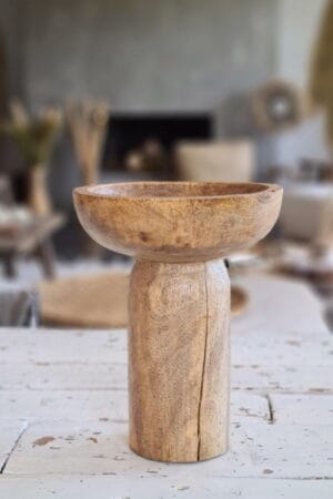 Schaal op voet naturel hoog