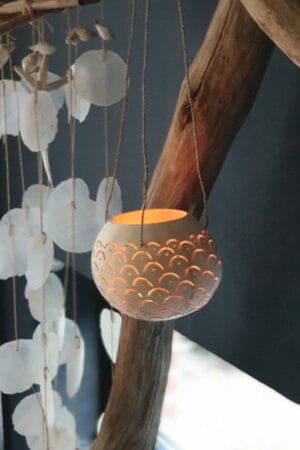 Kokos relief hanger met touw