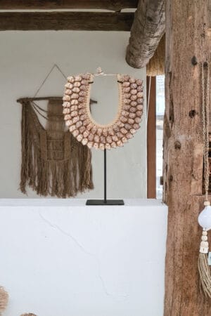 Bruine schelpenketting u