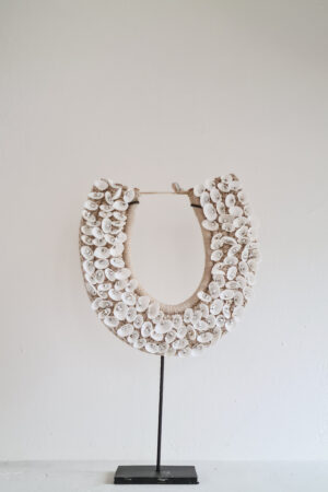 Schelpenketting u  kleine witte schelpjes