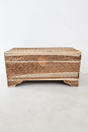 Dekenkist carved plat