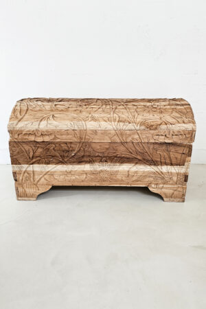 Dekenkist carved bol